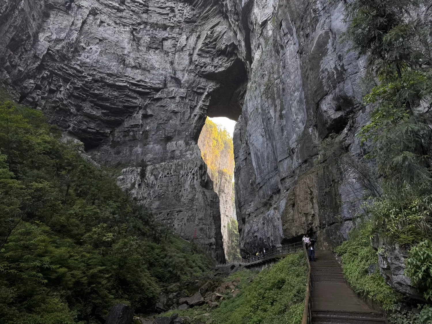 Wulong Tiankeng Three Natural Bridges Black Dragon Bridge