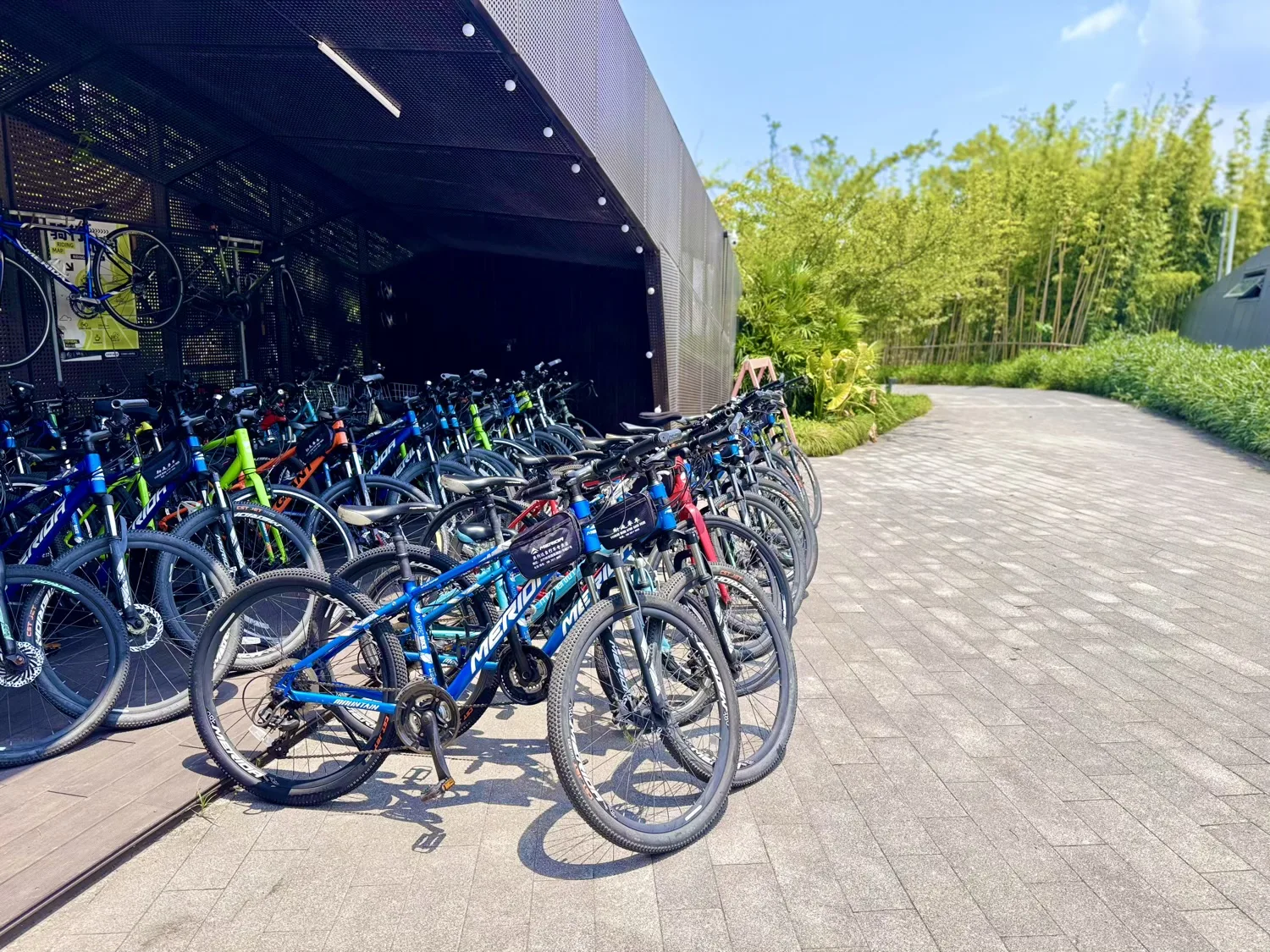 Chongqing Jinhaiwan Riverside Park