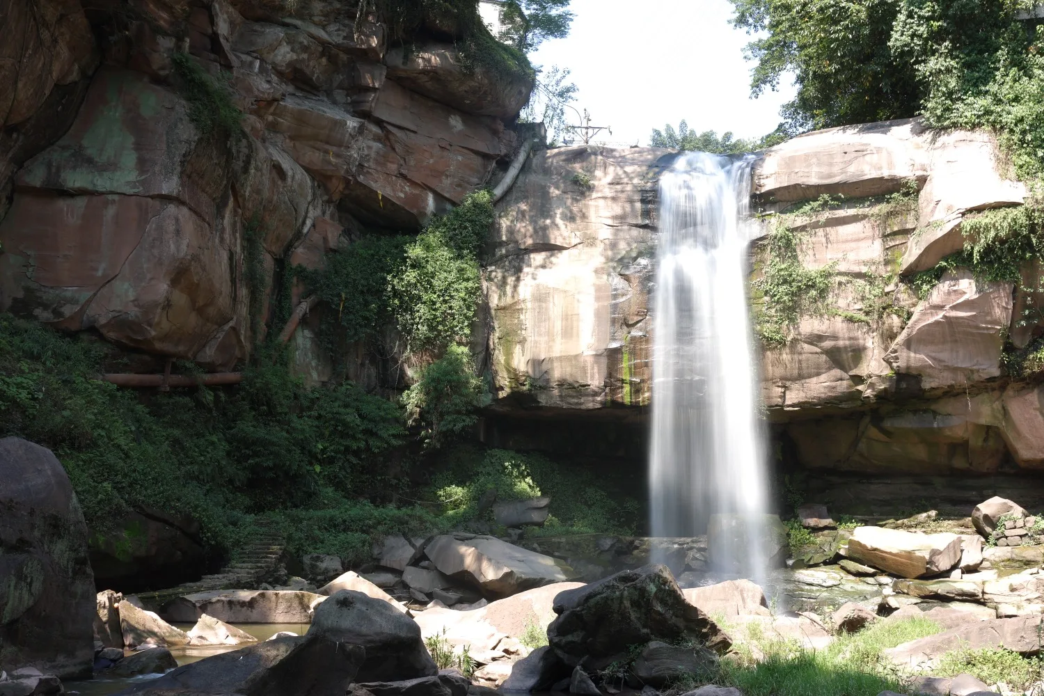 Qijiang Dongxi Ancient Town Dajingyin Waterfall