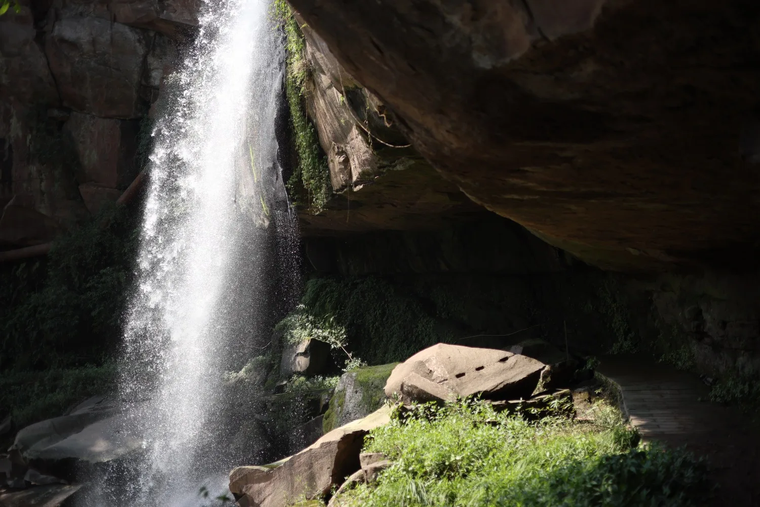 Qijiang Dongxi Ancient Town Dajingyin Waterfall