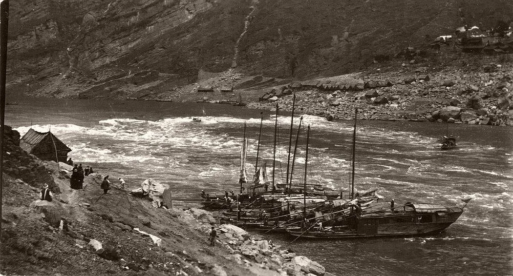 Three Gorges Old Times