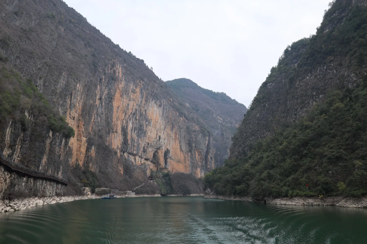Wushan Little Three Gorges Cruise Trip