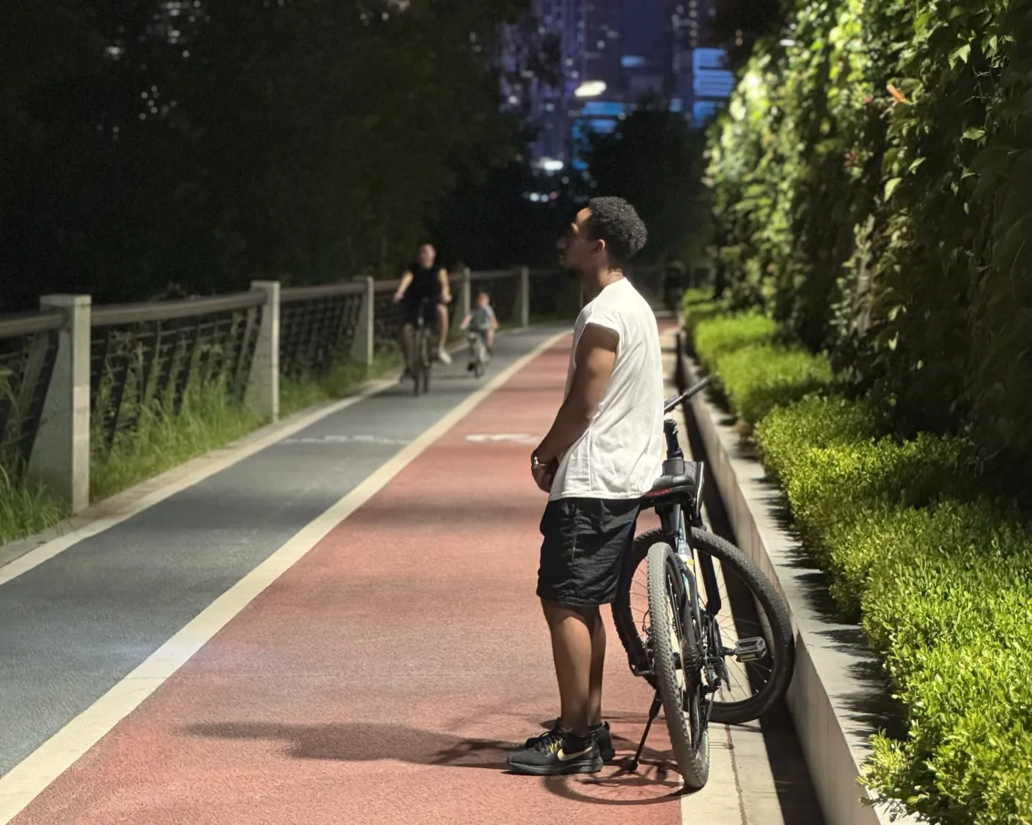 Chongqing Beibin Road Biking