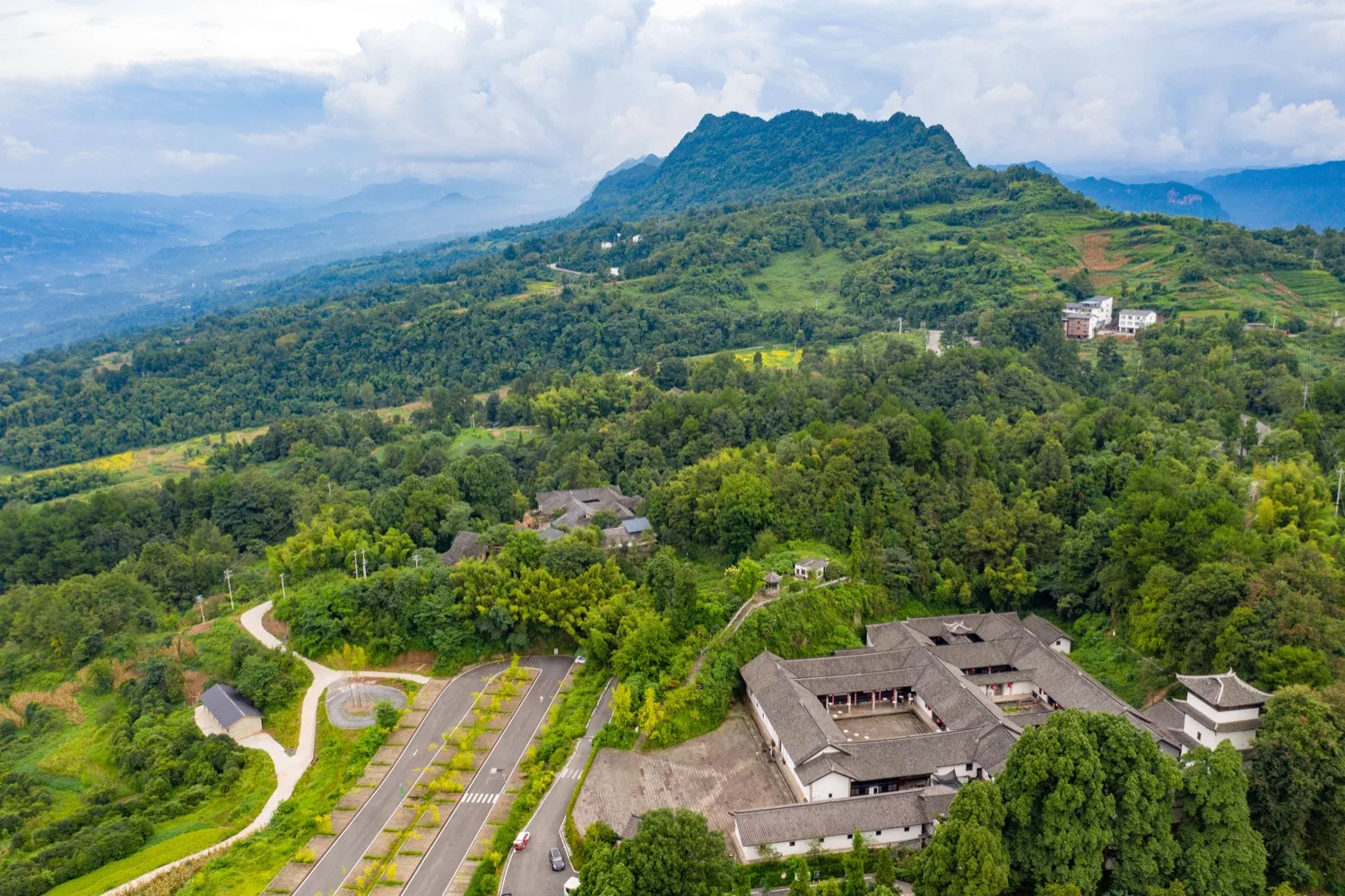 Chongqing Jiangjin Huilongzhuang Ancient Manor