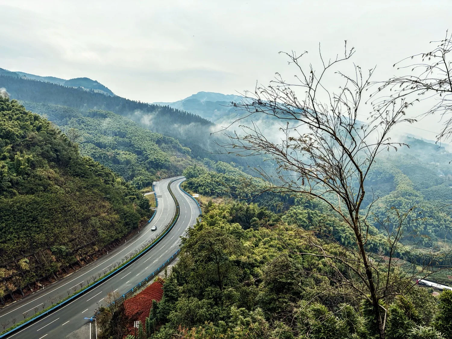Emei Three Mountains Tourist Loop