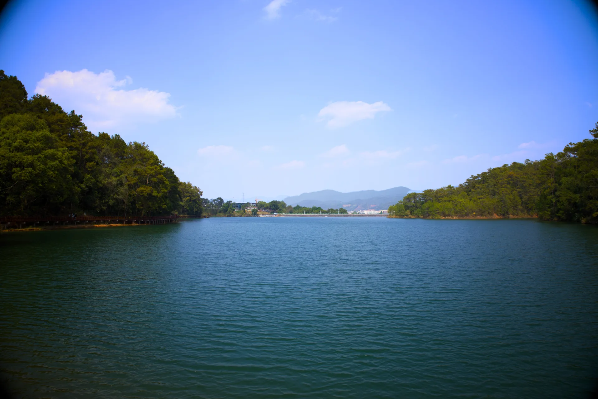 Meizihu Lake in Pu'Er